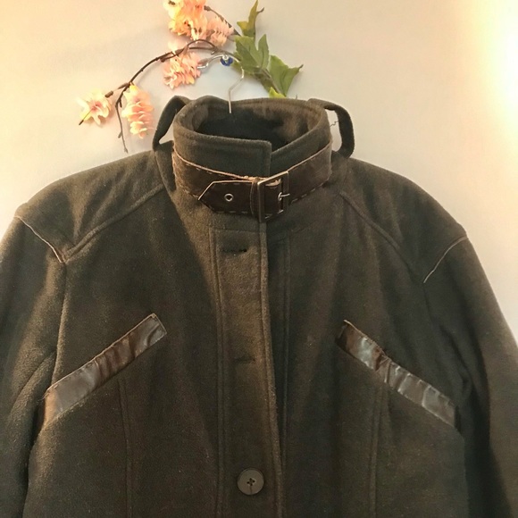 Wool jacket | leather details | Winter coat | Wool Coat | Olive Green - Picture 4 of 9